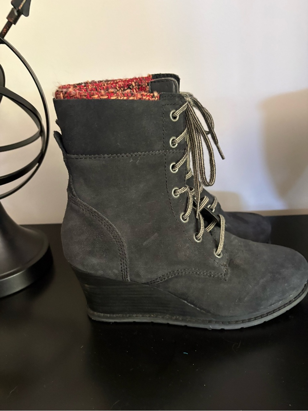 CATERPILLAR Boots, Black Women's Ankle Boots w/Red Tweed Collar, Size 8 1/2